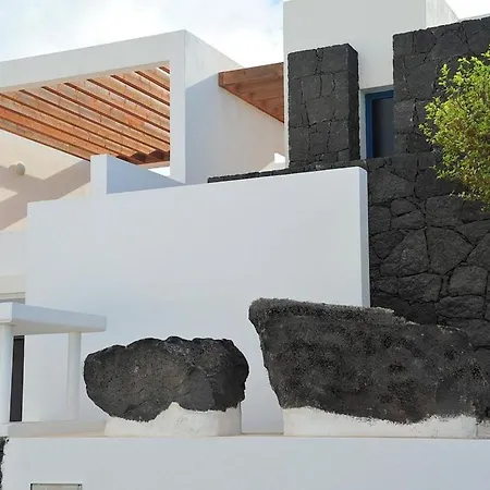 Miramar A7 Beautiful Modern Playa Blanca With Private Heated Pool And Wifi Villa
